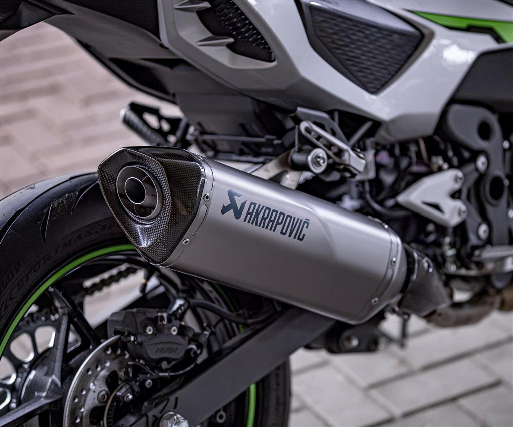 Akrapovič Titanium Avgassystem (Z7 Hybrid)