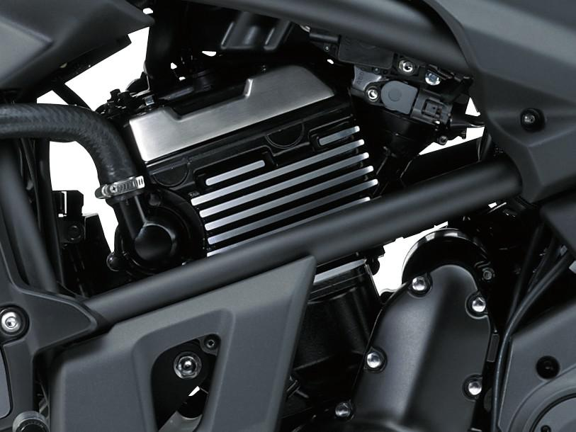 Lättmanövrerad motor på 649 cm³ vätskekyld, 4-takts Parallell Twin