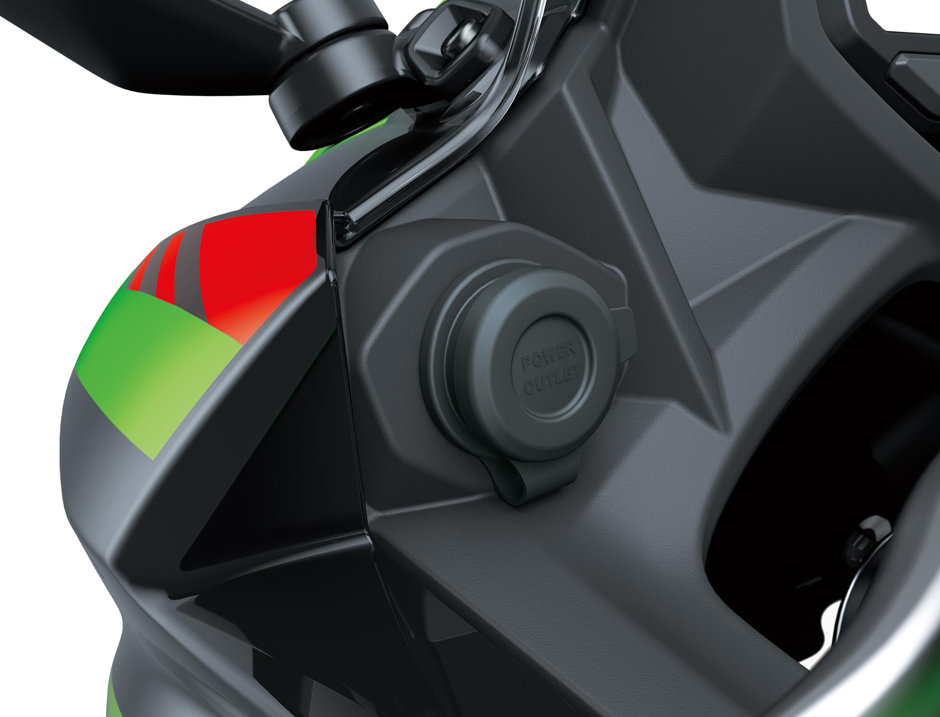 12V DC Strömuttag (Ninja 650)